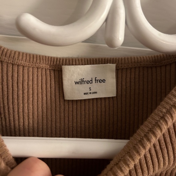 Brown dress with cutout. - Picture 2 of 2